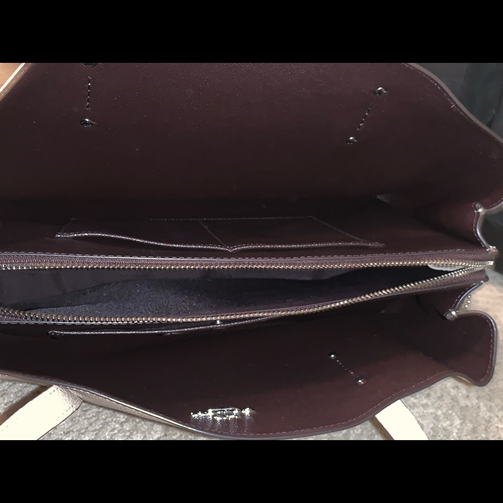Coach - Picture 4 of 5